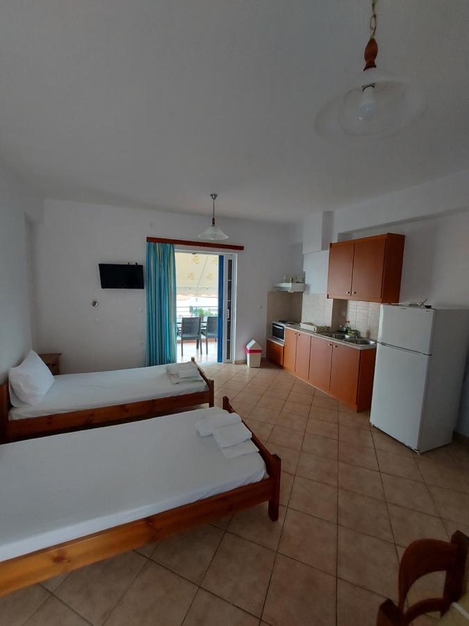 Matina Apartments Tyros Extérieur photo