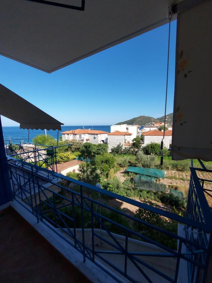 Matina Apartments Tyros Chambre photo