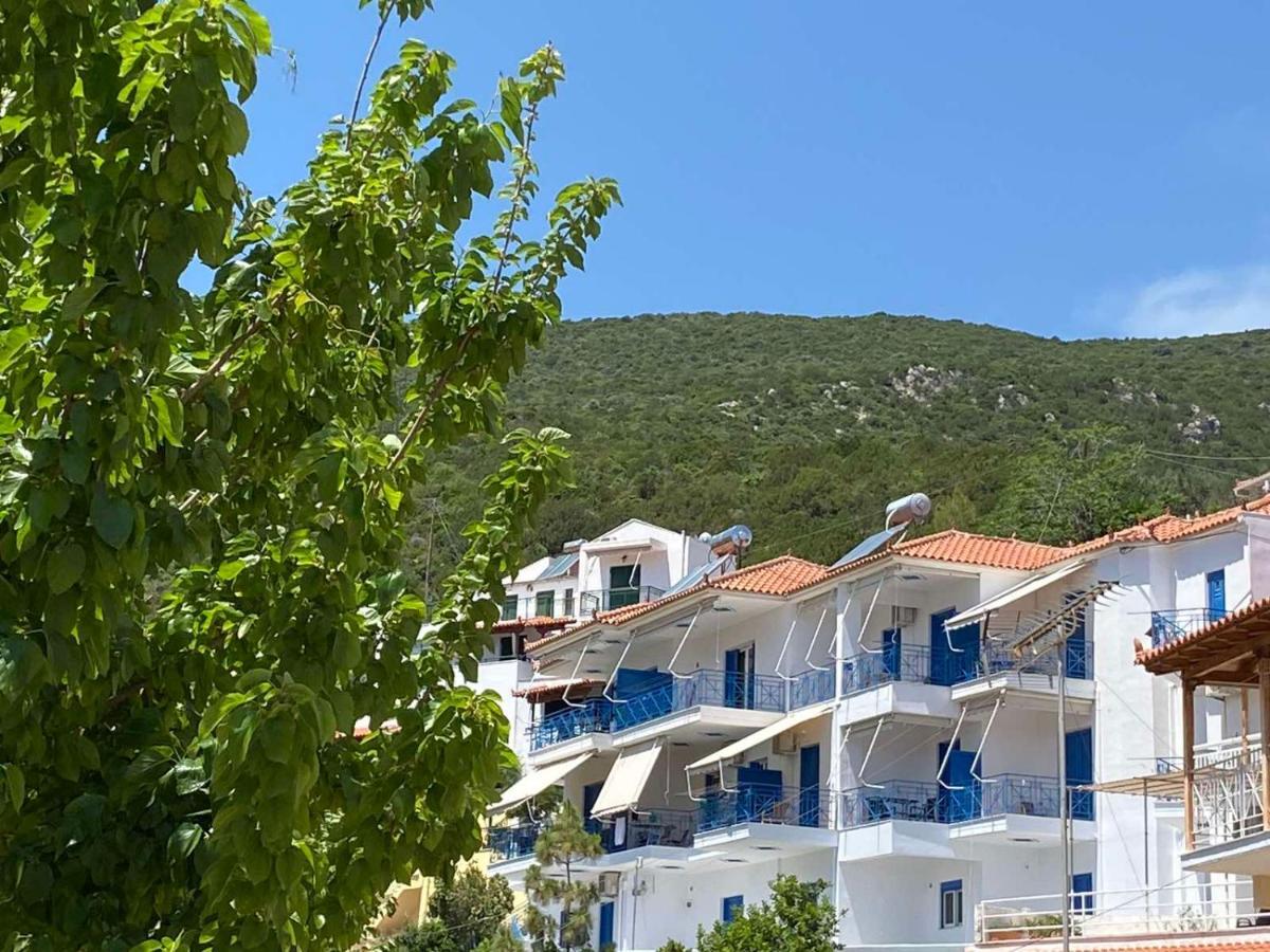 Matina Apartments Tyros Extérieur photo