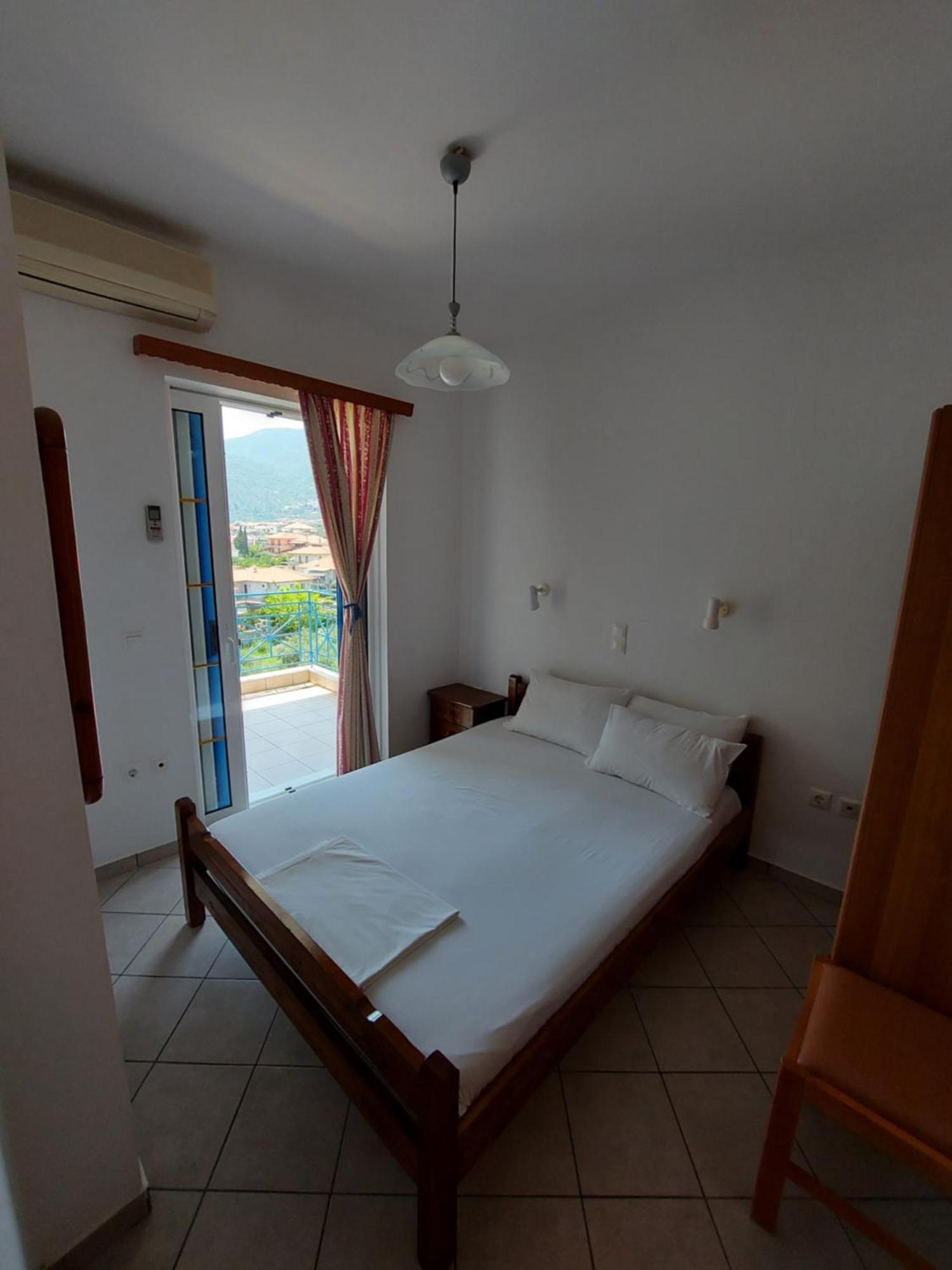 Matina Apartments Tyros Chambre photo